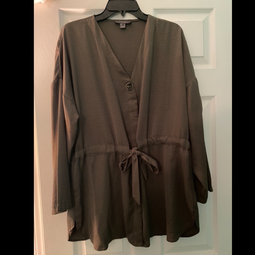 Women’s Green shirt with front tie and button